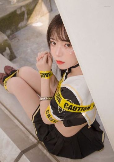 他在丈夫面前被耍了